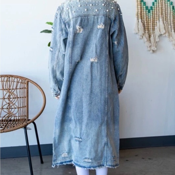 Veveret NWOT Elegant Long Denim Jacket with Pearl Accents - Picture 4 of 15